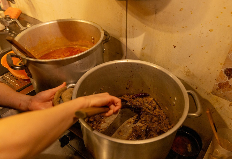 創作スパイスカレー専門店として